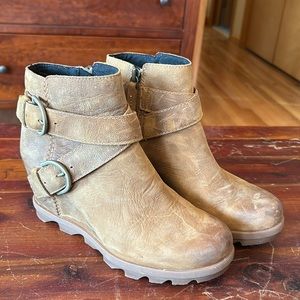Sorel Joan of arc booties